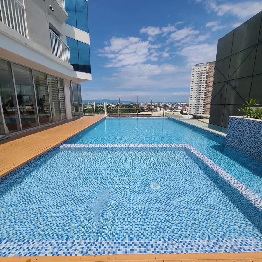 Inspiria Abreeza Davao Aparthotel Bagian luar foto